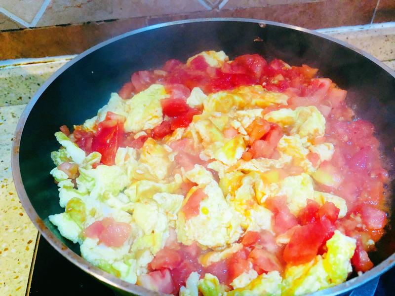 田螺煲鸭做法:舌尖上的美食之旅